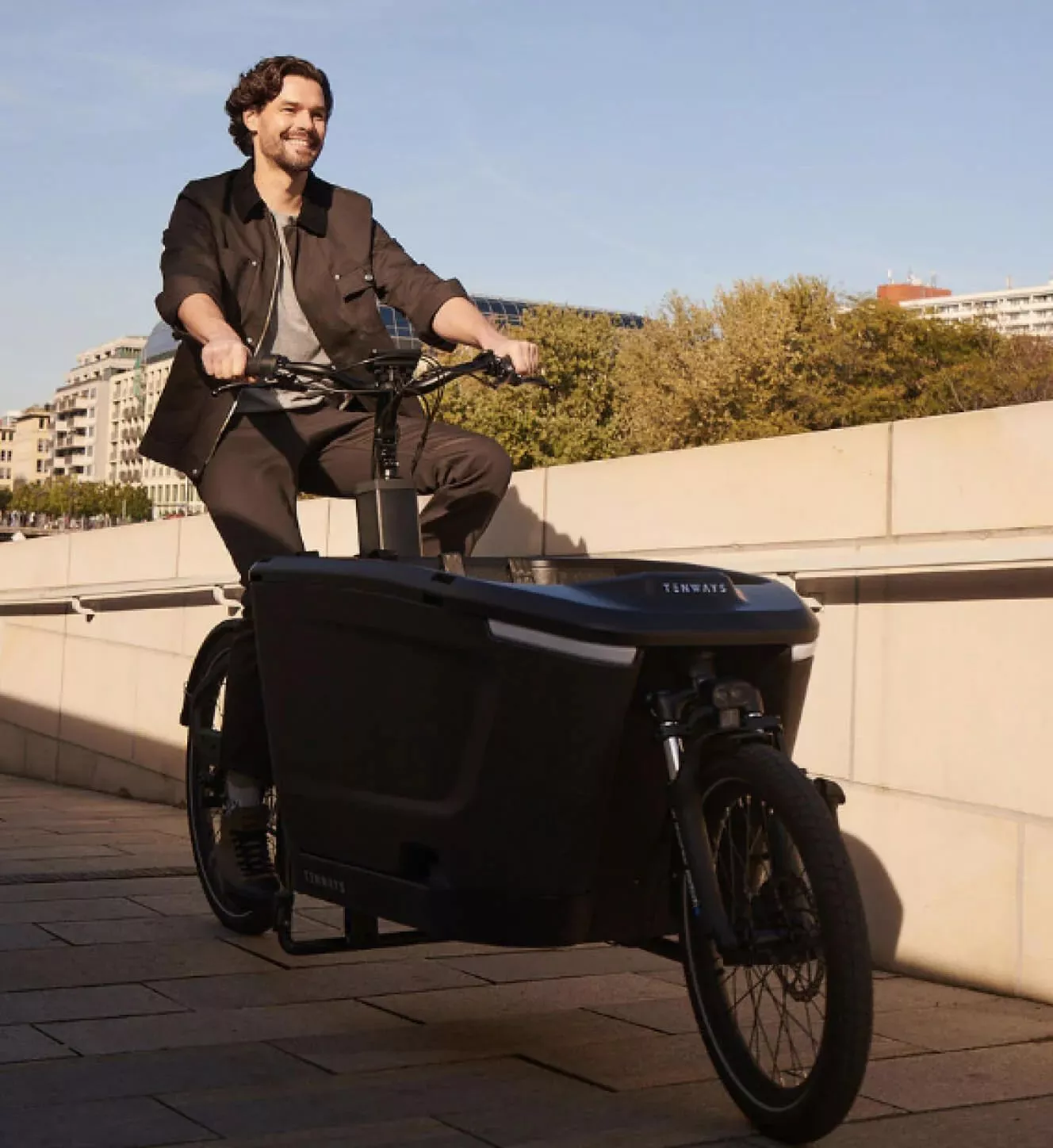 The Cargo One features a Bafang mid-drive motor, Gates CDX belt and an Enviolo stepless shifting hub