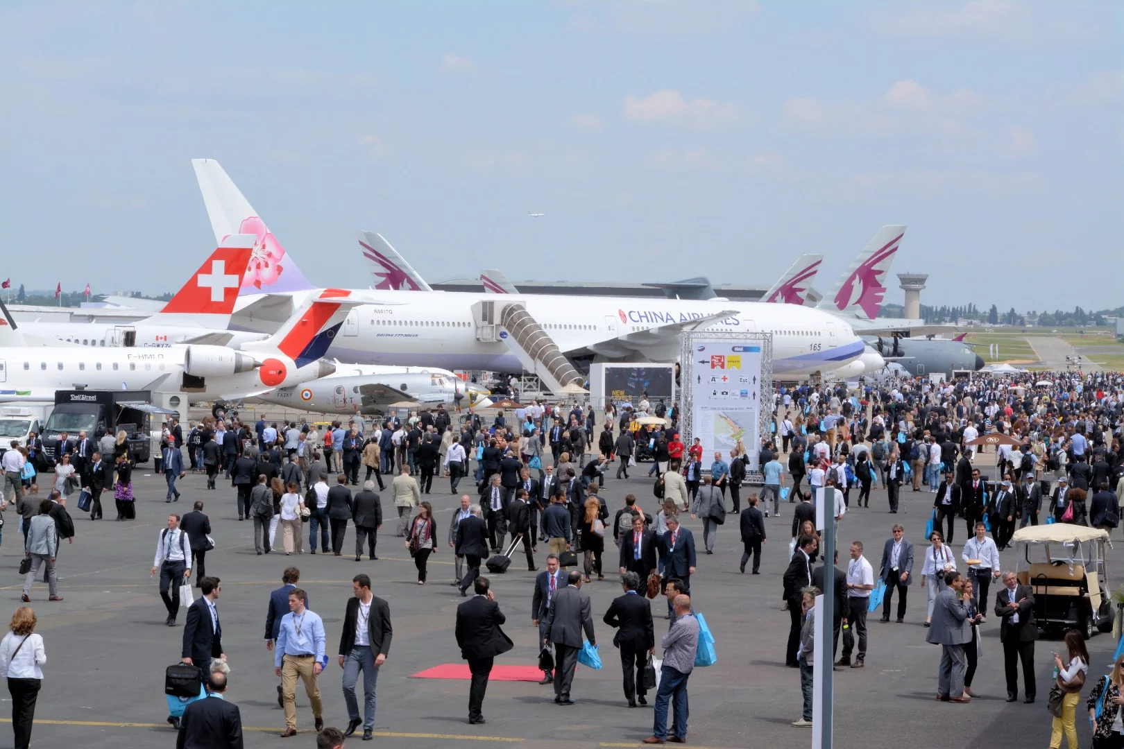 Gizmag joins the crowds at the 51st Paris International Air Show