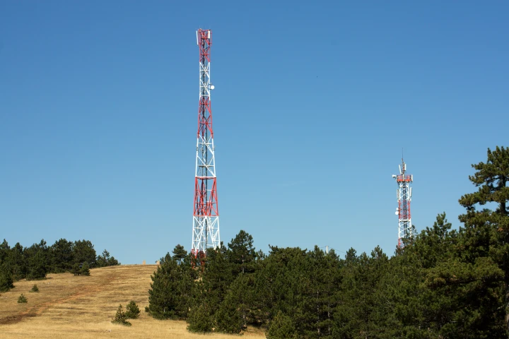 Researchers at the military technology firm Chamtech have developed a special aerosol spray-on antenna that could replace traditional radio antennas