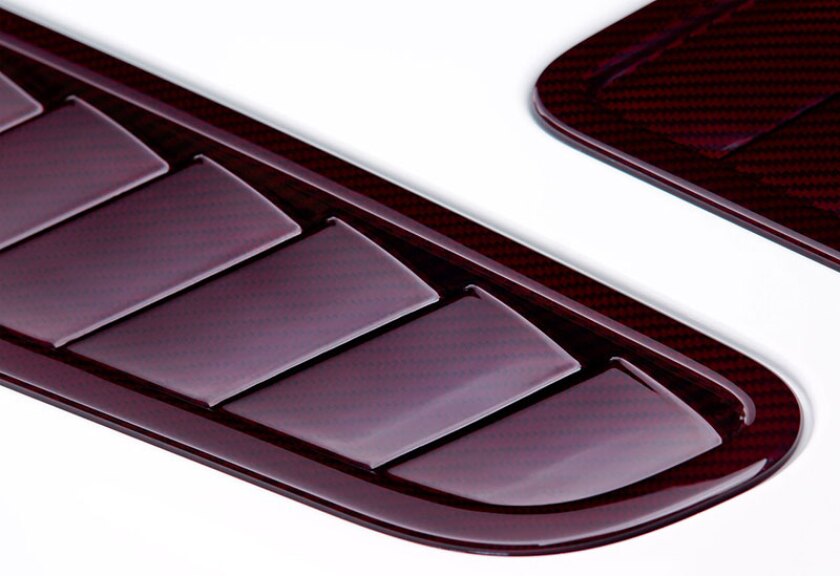 Aston Martin Vantage V12 Roadster carbon fiber bonnet cooling
