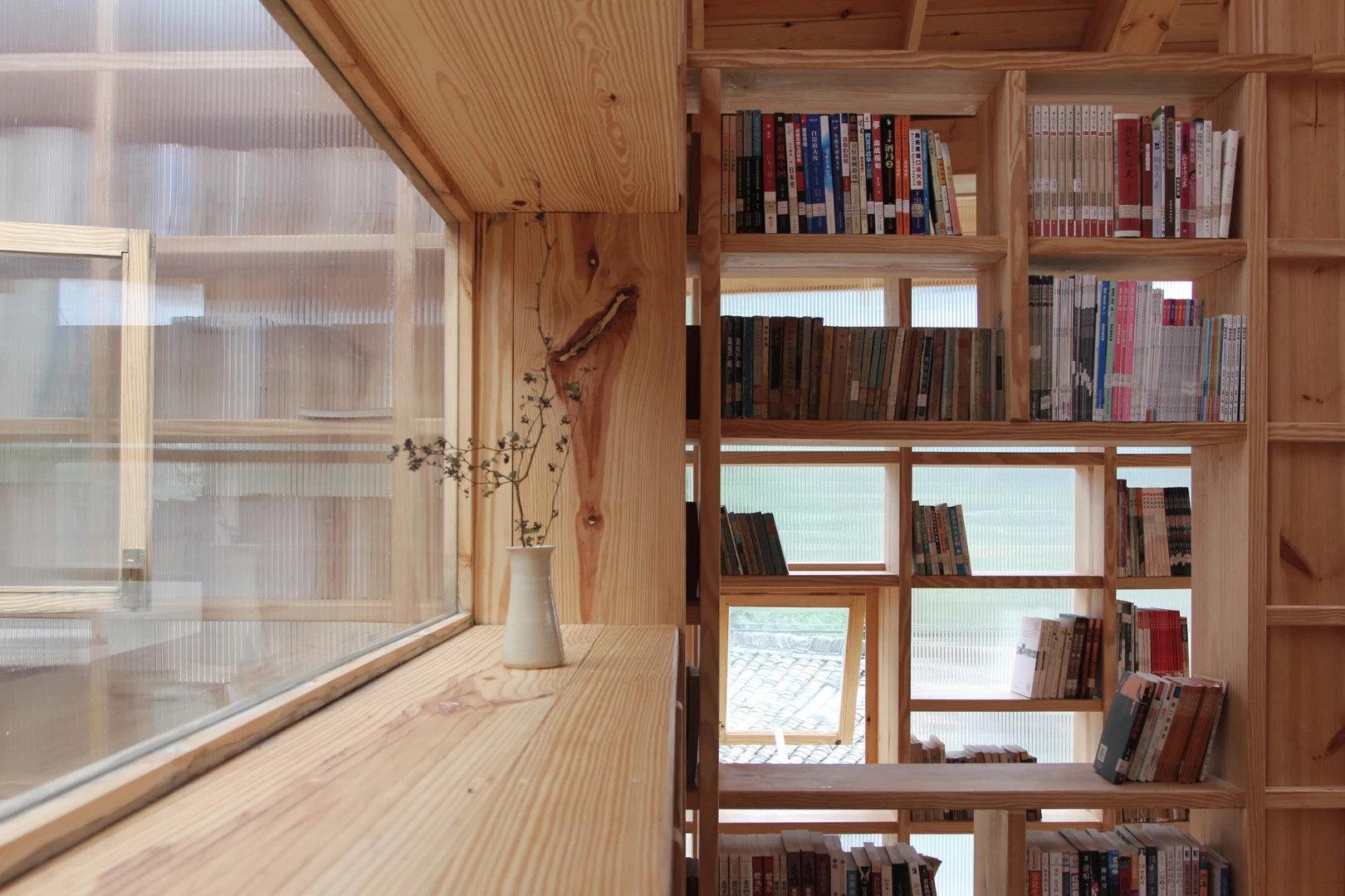 The Mountain House in Mist has large windows installed