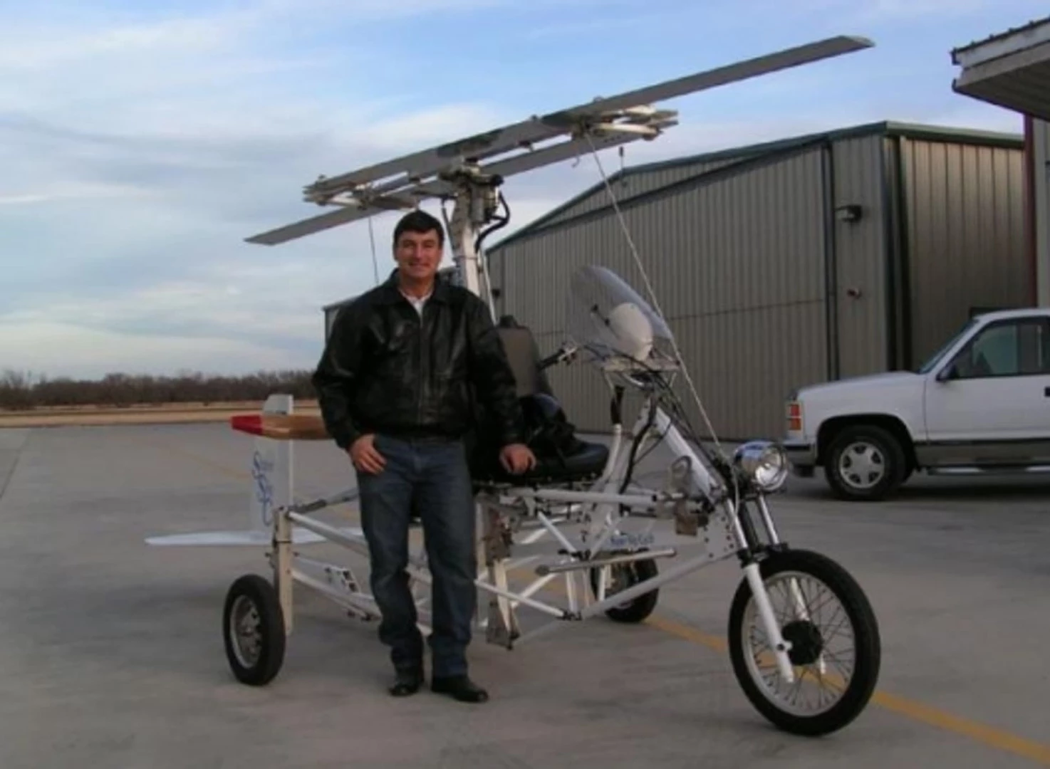 Larry Neal's Super Sky Cycle: a trike/gyroplane design that's up, running and relatively cheap