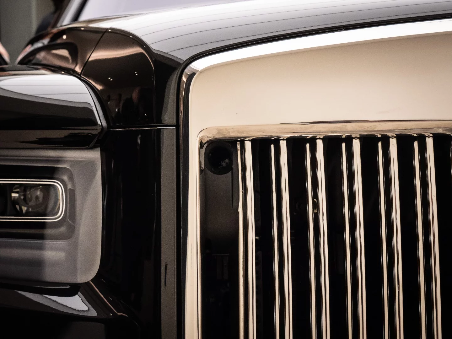 Rolls-Royce Cullinan: infra-red camera hides in the grille