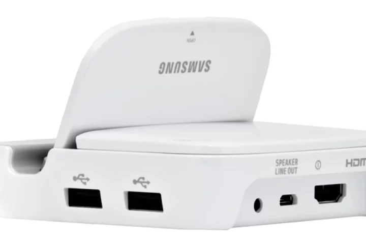 Samsung's Galaxy Smart Dock allows peripherals and a monitor to be connected to the Galaxy Note II