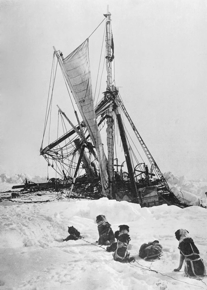 Last image of the Endurance before sinking
