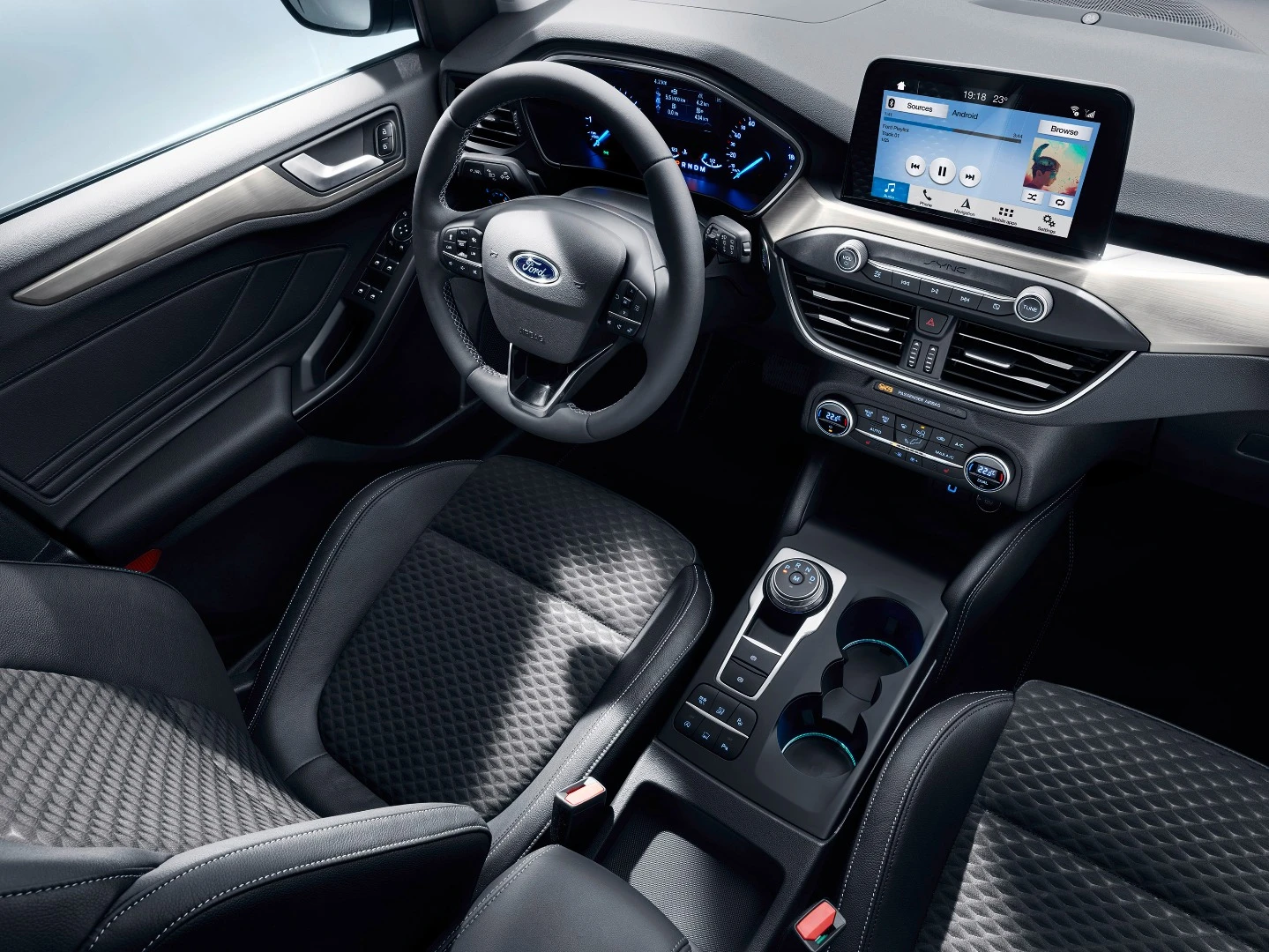 Ford Focus Titanium: interior