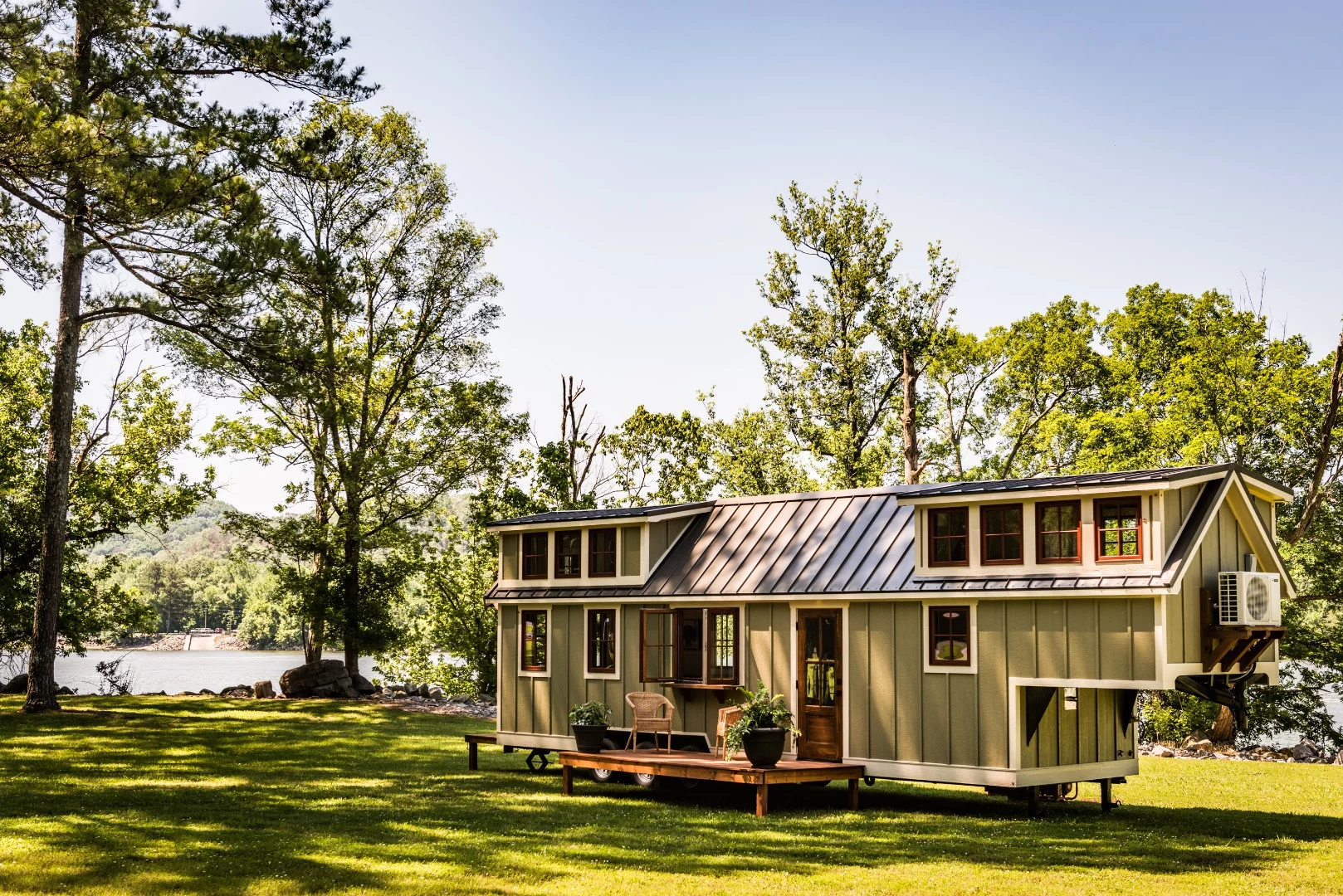 The Denali is based on a triple-axle trailer
