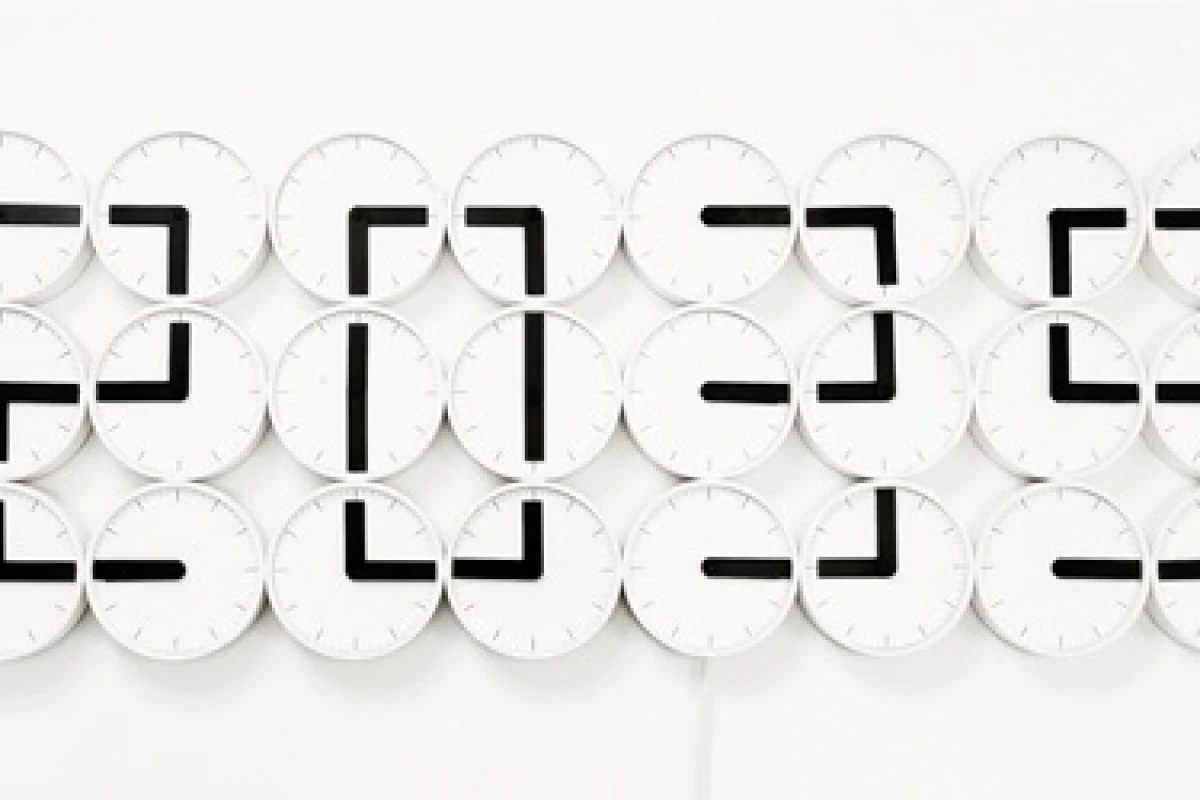 The Clock Clock from Humans Since 1982 showing 20:35