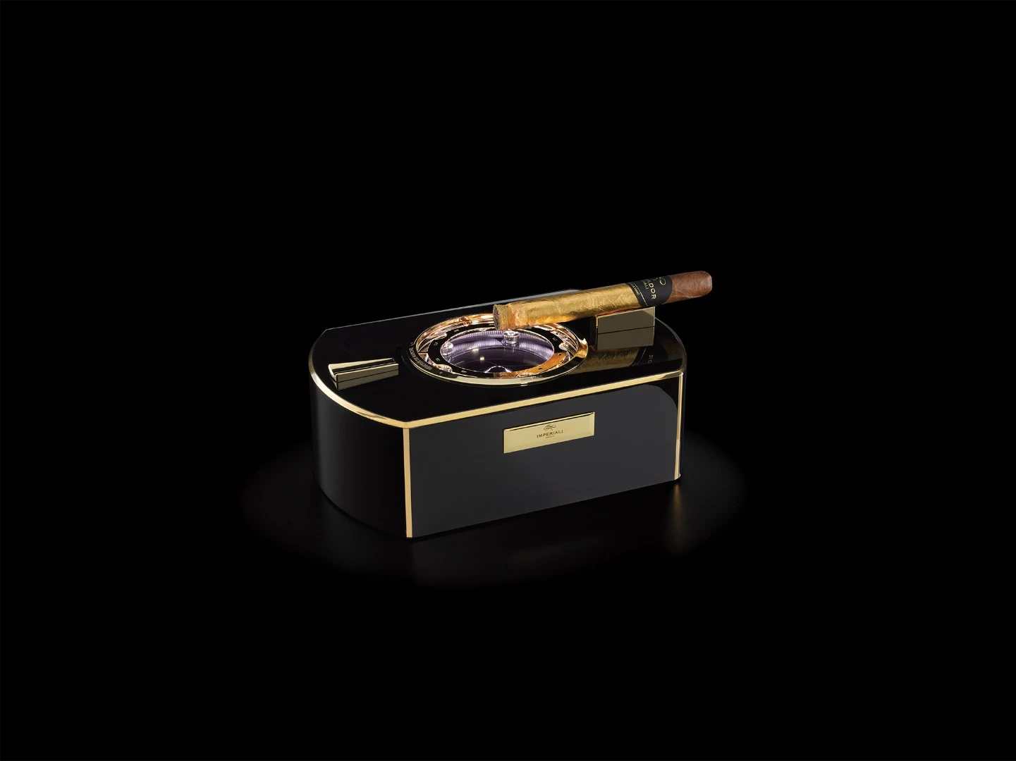 The Emperador's ashtray can sense an approaching cigar