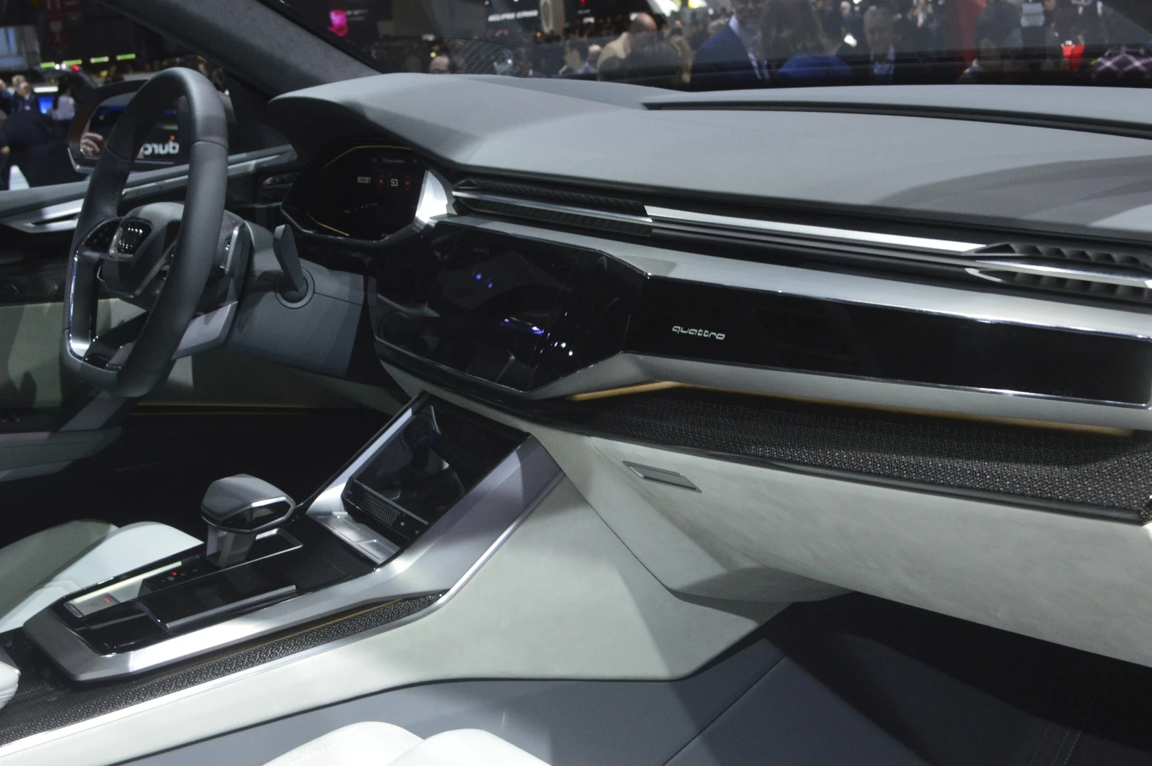 The interior is similar to that shown in Detroit, relying largely on big touchscreens and and an analog head-up display in the "Audi virtual cockpit"