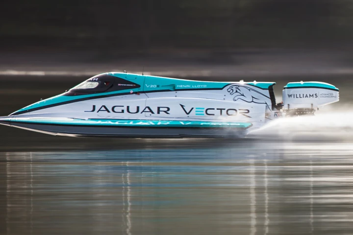 The V20E has broken the electric water speed record set in 2008