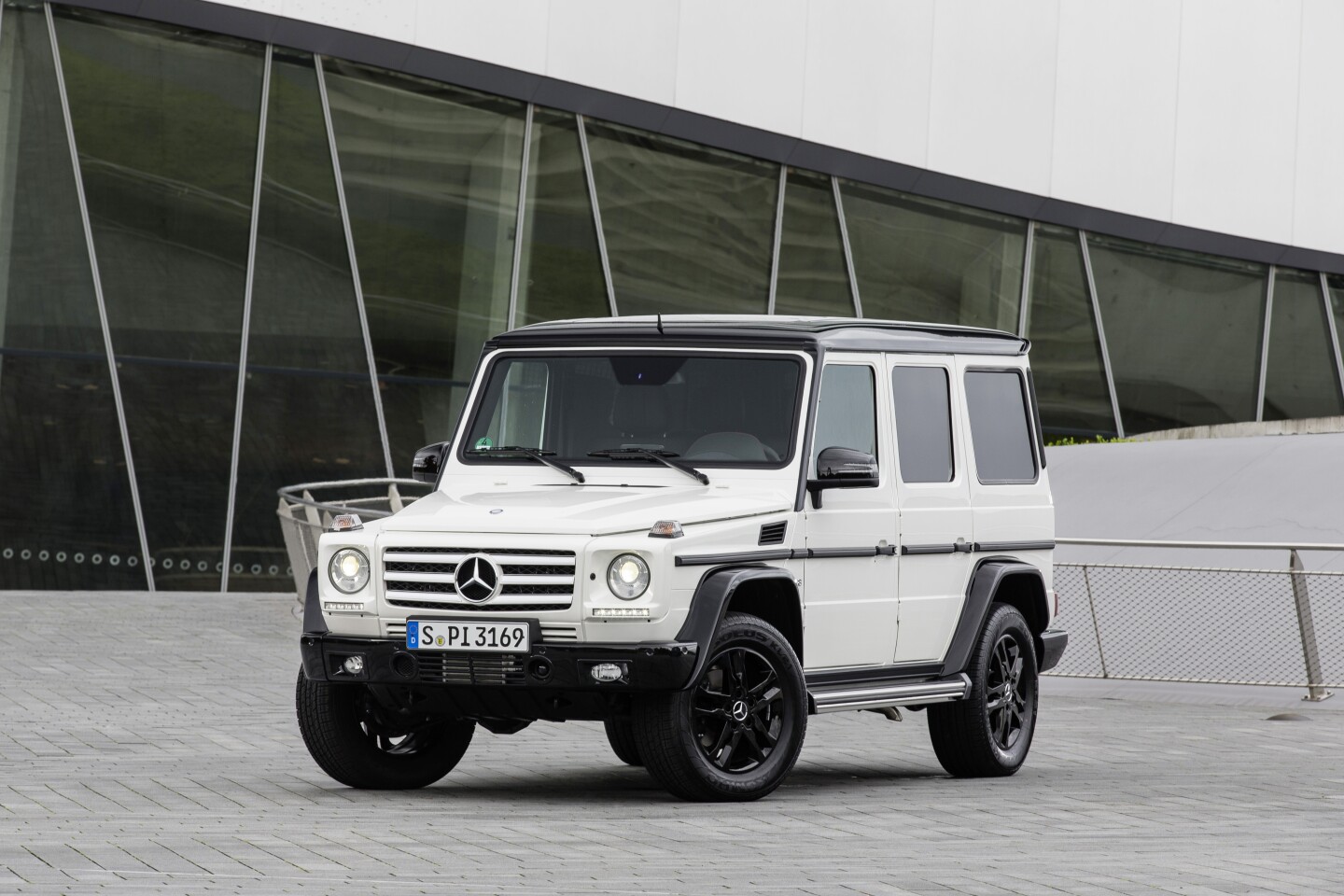 A chromed grille rounds off the G-Class Edition 35 package