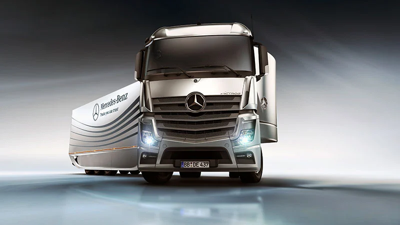 A Mercedes Actros truck, pulling the Aero Trailer concept