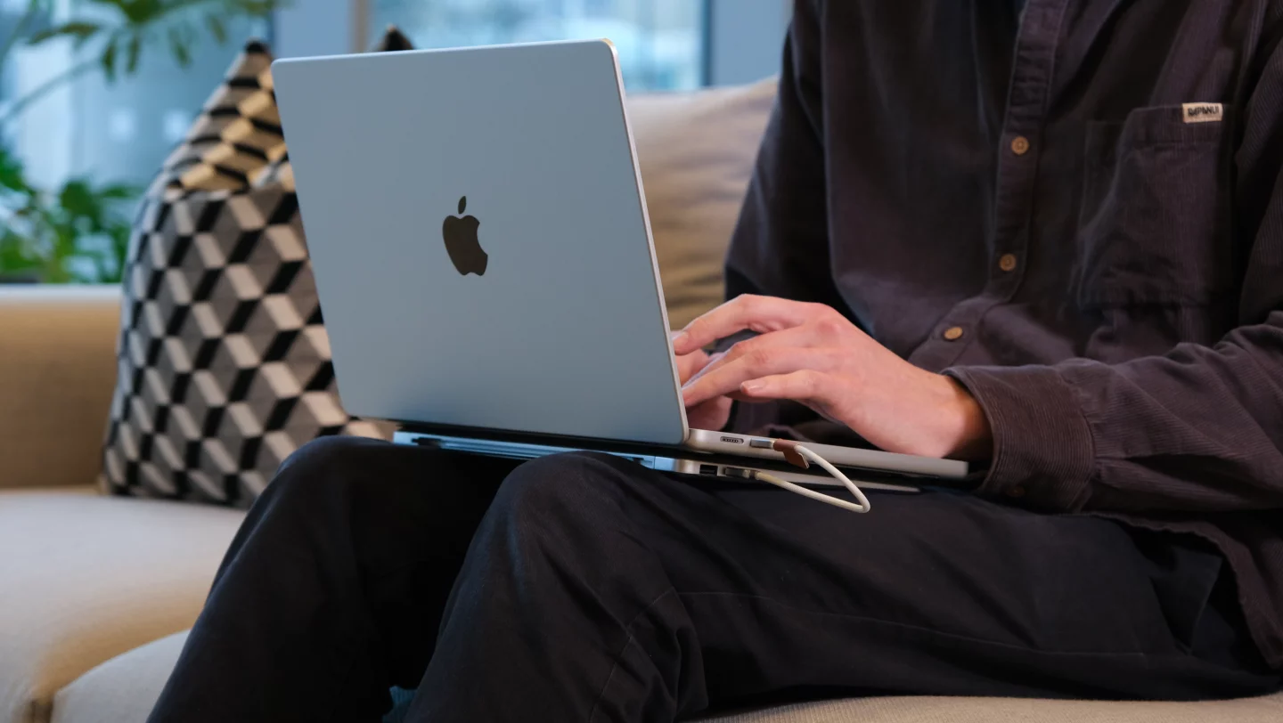 The Edge's plastic top has ridges to allow air between it and the laptop resting above