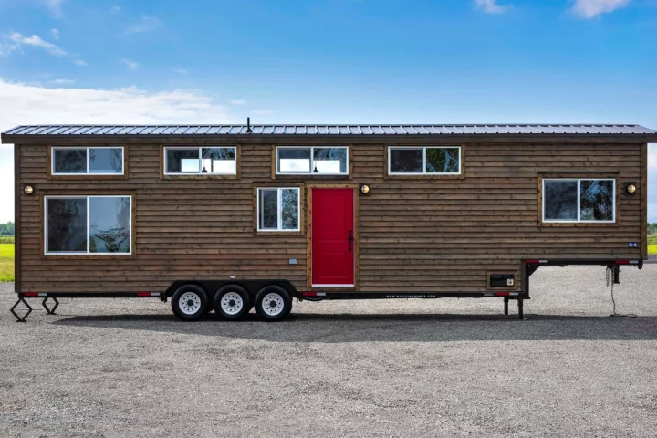 The Canada Goose has a total floorspace of around 400 sq ft (37 sq m)