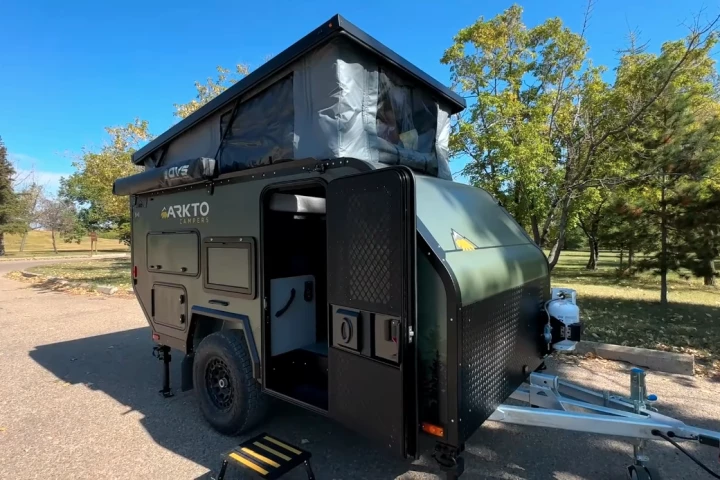 The new Arkto C10 is a squaredrop-style trailer with pop-up roof, dual-level interior and everything you need to live out in the sticks for a spell