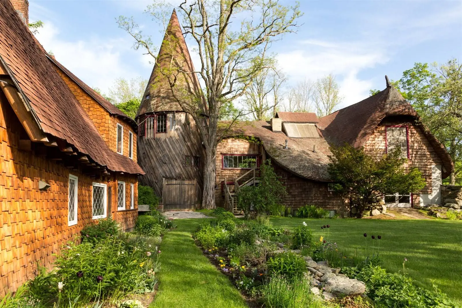 If you’re looking to step back in time and have a cool US$2.2 million to put towards the cause, then the so-called Gingerbread House might be of interest