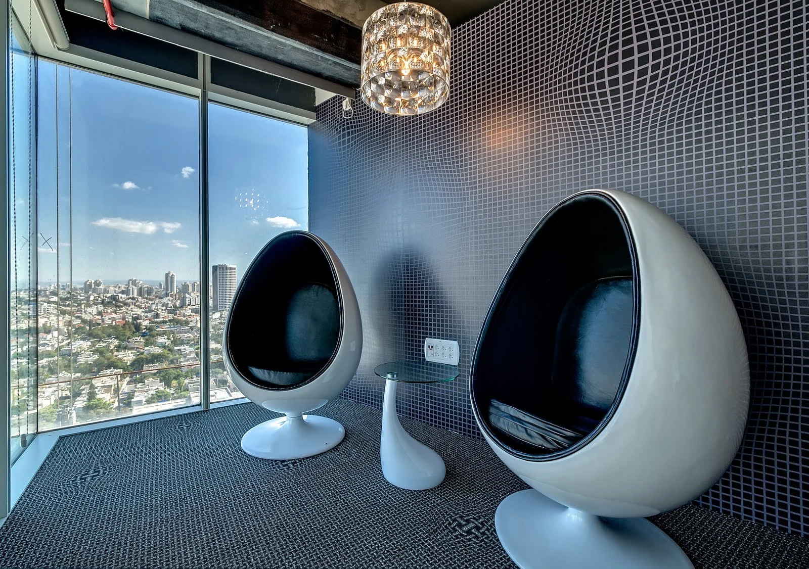 Google's new Israel hub caters for a team of approximately 200 engineers and 50 sales and marketing employees (Photo: Itay Sikolski)