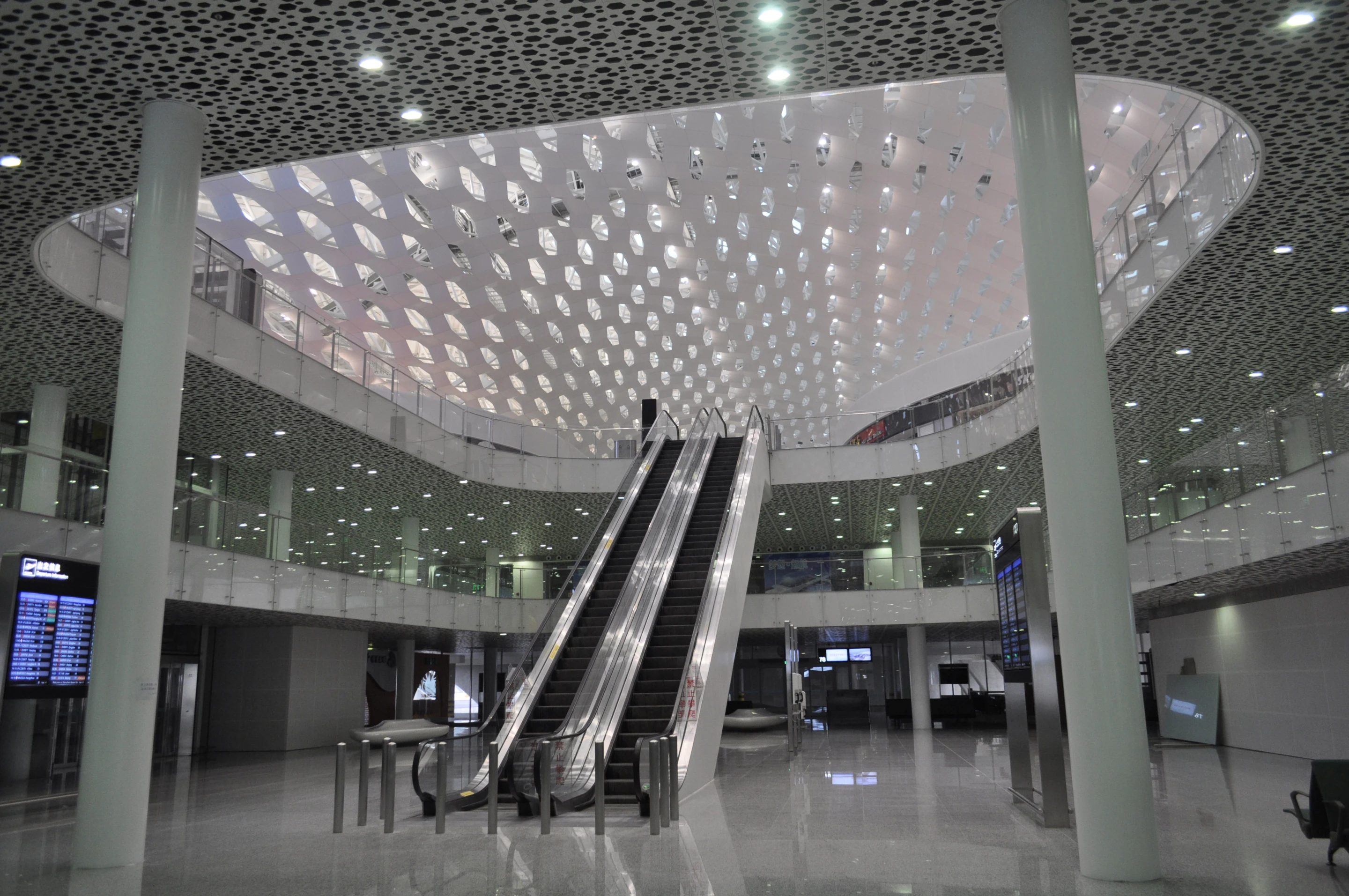 Shenzhen Bao'an International Airport Terminal 3, designed by Studio Fuksas (Photo: Studio Fuksas)