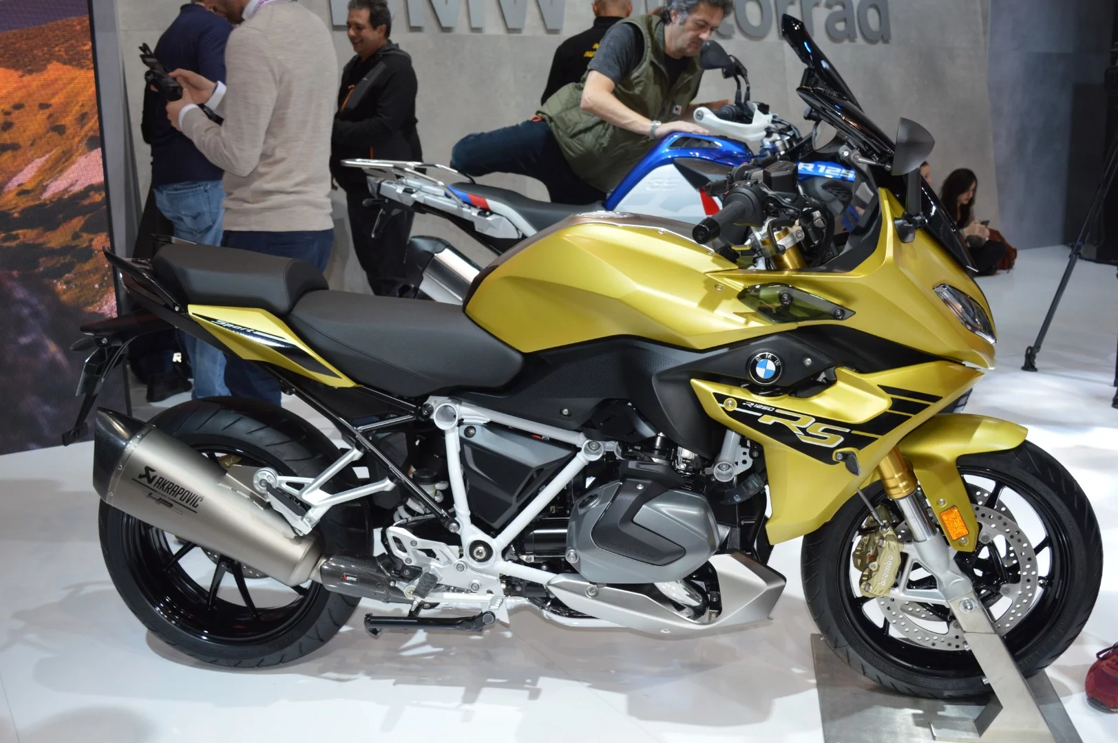 BMW didn't lose any time spreading around its new ShiftCam boxer engine, and the 2019 R 1250 RS benefited as well