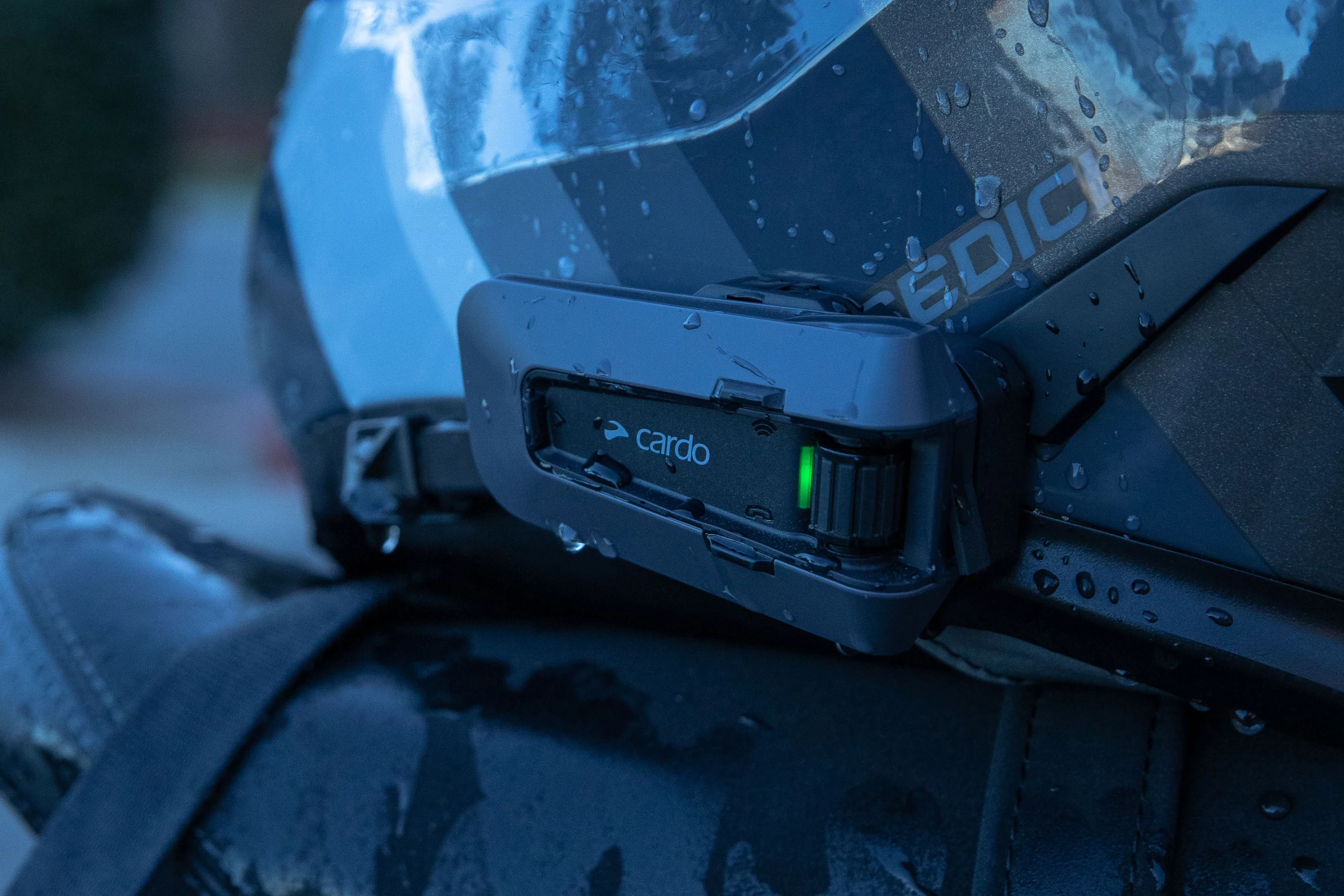 The Packtalk Edge is smaller, slimmer, smarter and better sounding than its ancestors