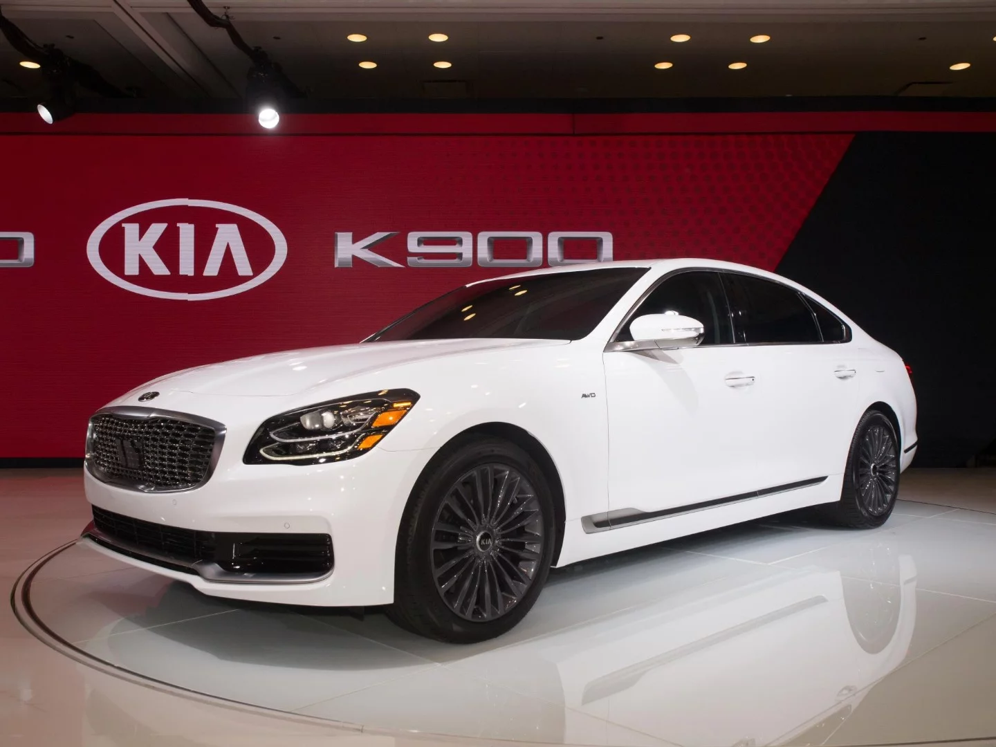 The new K900 will go on sale in the US in Q4 of this year