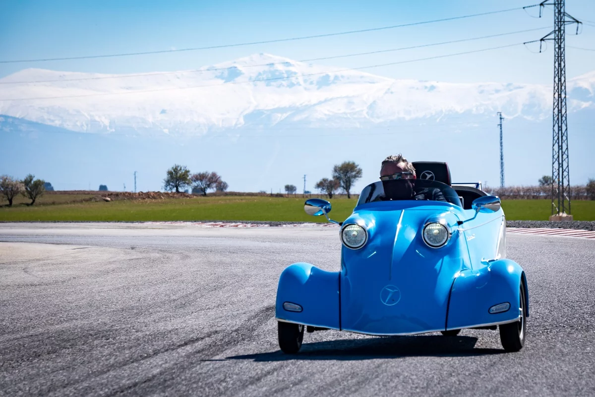 The KR-202 Sport won't be the fastest car on the track, but it will turn heads in its own way