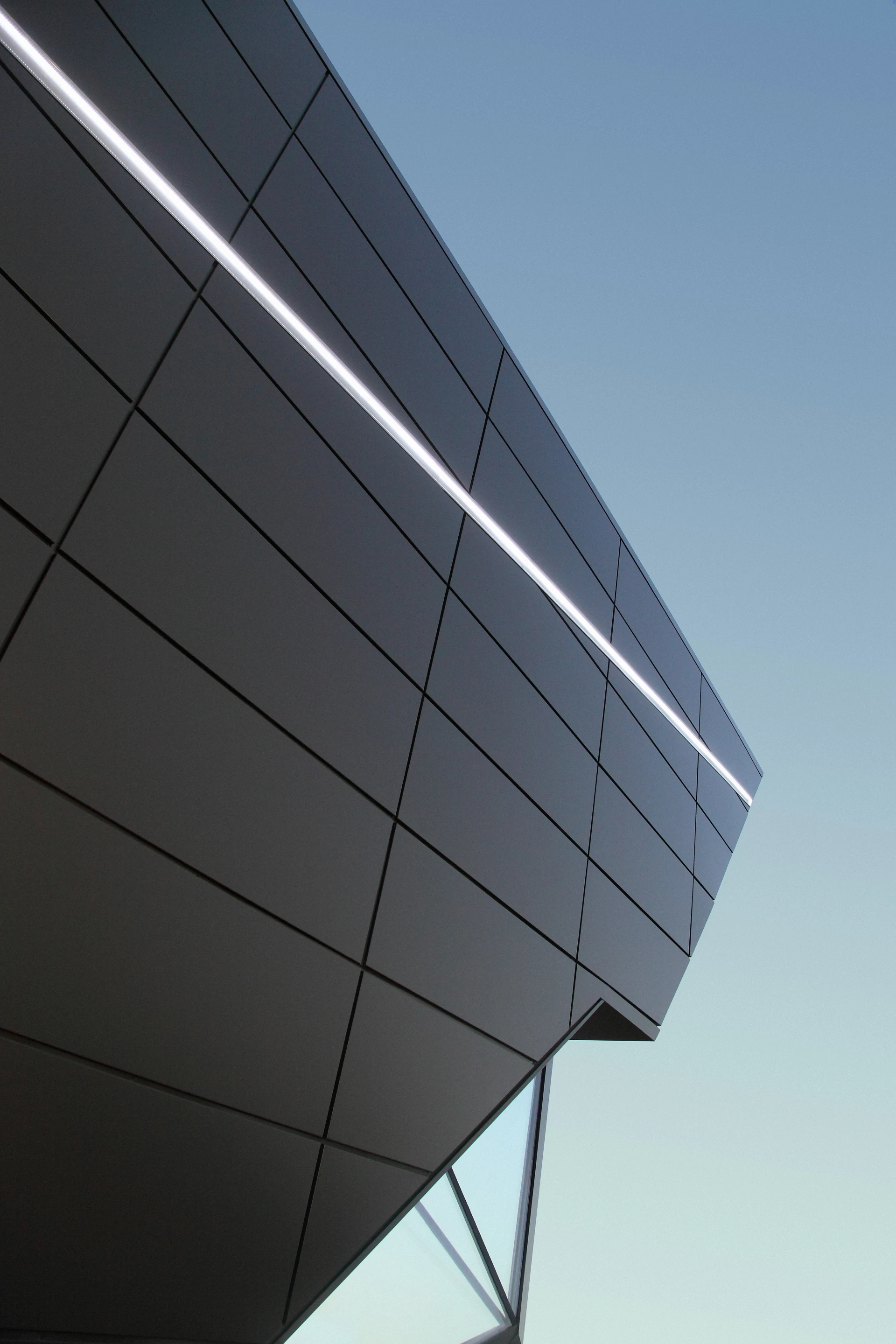 Close up of the aluminum bonded facade
