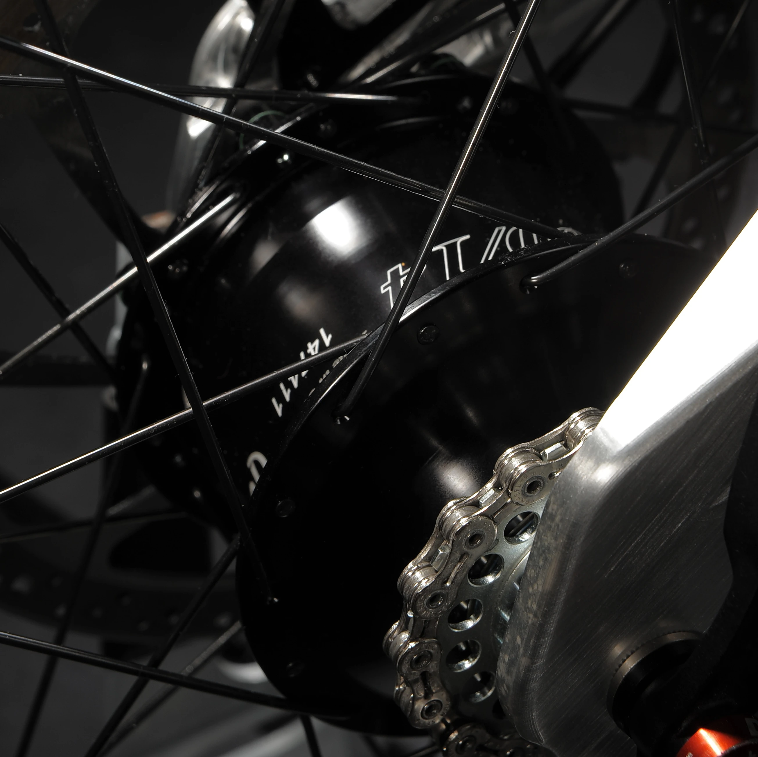 The Rohloff Speedhub 500/14 Tandem version at the rear