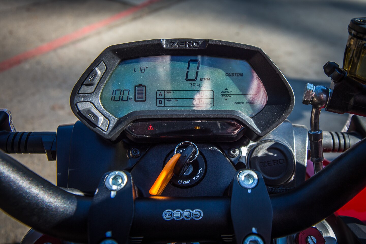 2015 Zero SR: redesigned dash shows instantaneous power and torque, both for acceleration and regenerative braking (Photo: Andrew Wheeler/AutoMotoPhoto.com)