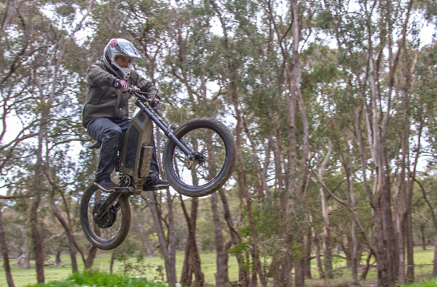 Stealth Bomber: 10.5 inch suspension travel at the rear and 8 inches at the front are great for trails and small jumps