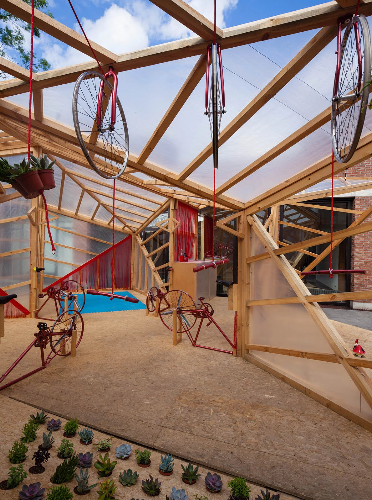 The “domestic fitness furniture” includes a hand-crank kitchen, an email station also operated by hand, and a dance floor which produces energy when used (Photo: Miguel de Guzmán)