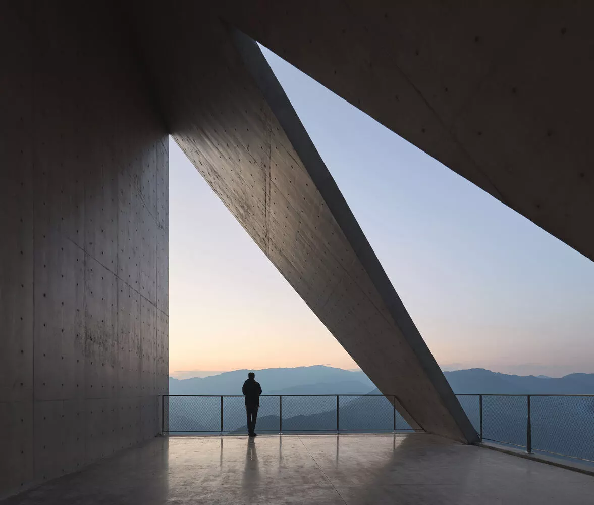 Open-air terraces create a sense of connection with the sky and earth