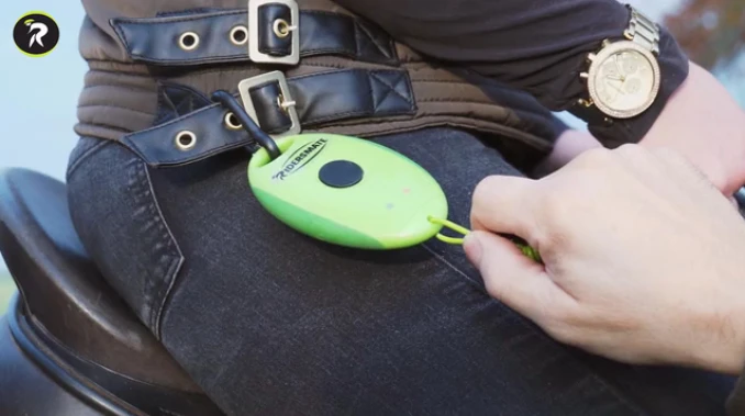 You can also send a call for help manually, by pressing the device's SOS button