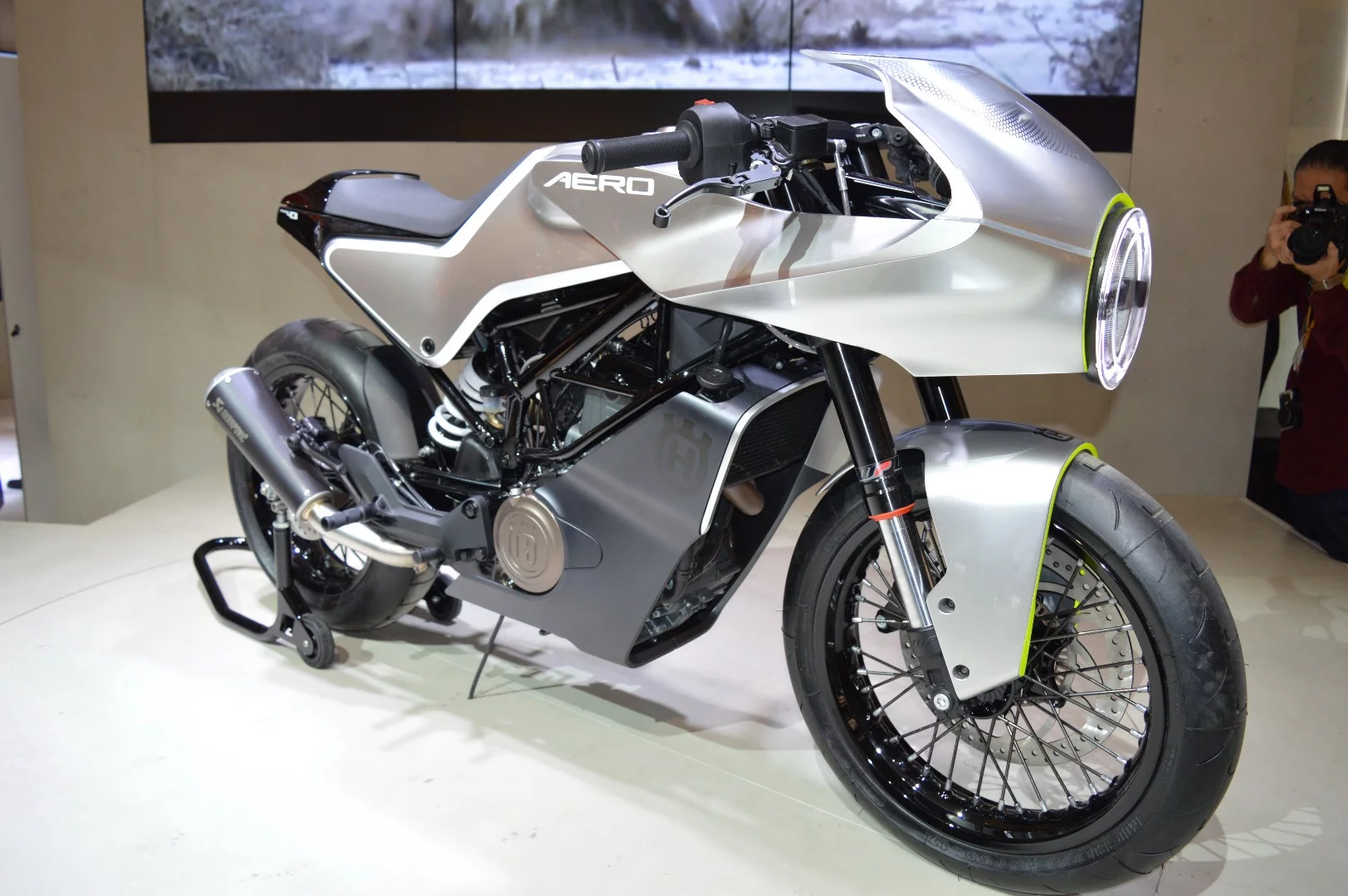 Husqvarna presented the Aero 401 concept, hinting at a sportier version of its new street models for the near future