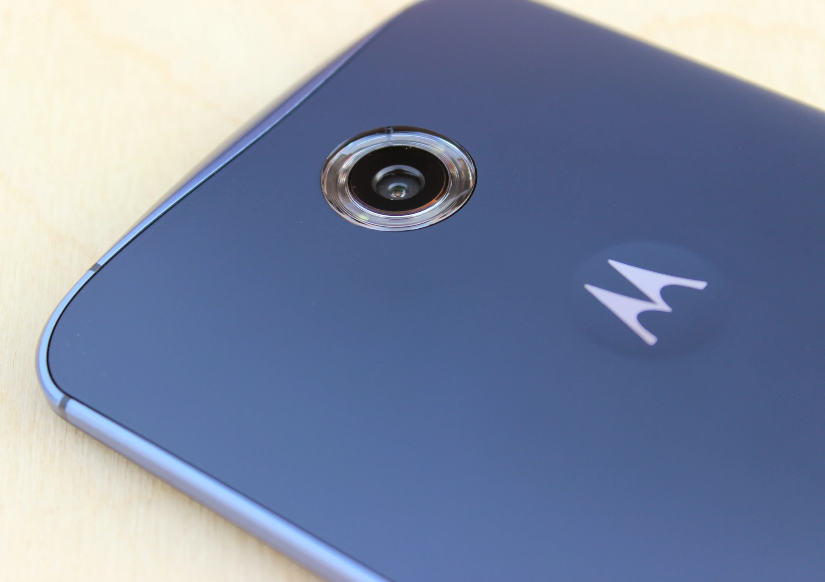 The camera's dual LED flash is arranged in a ring around the rear sensor (Photo: Will Shanklin/Gizmag.com)