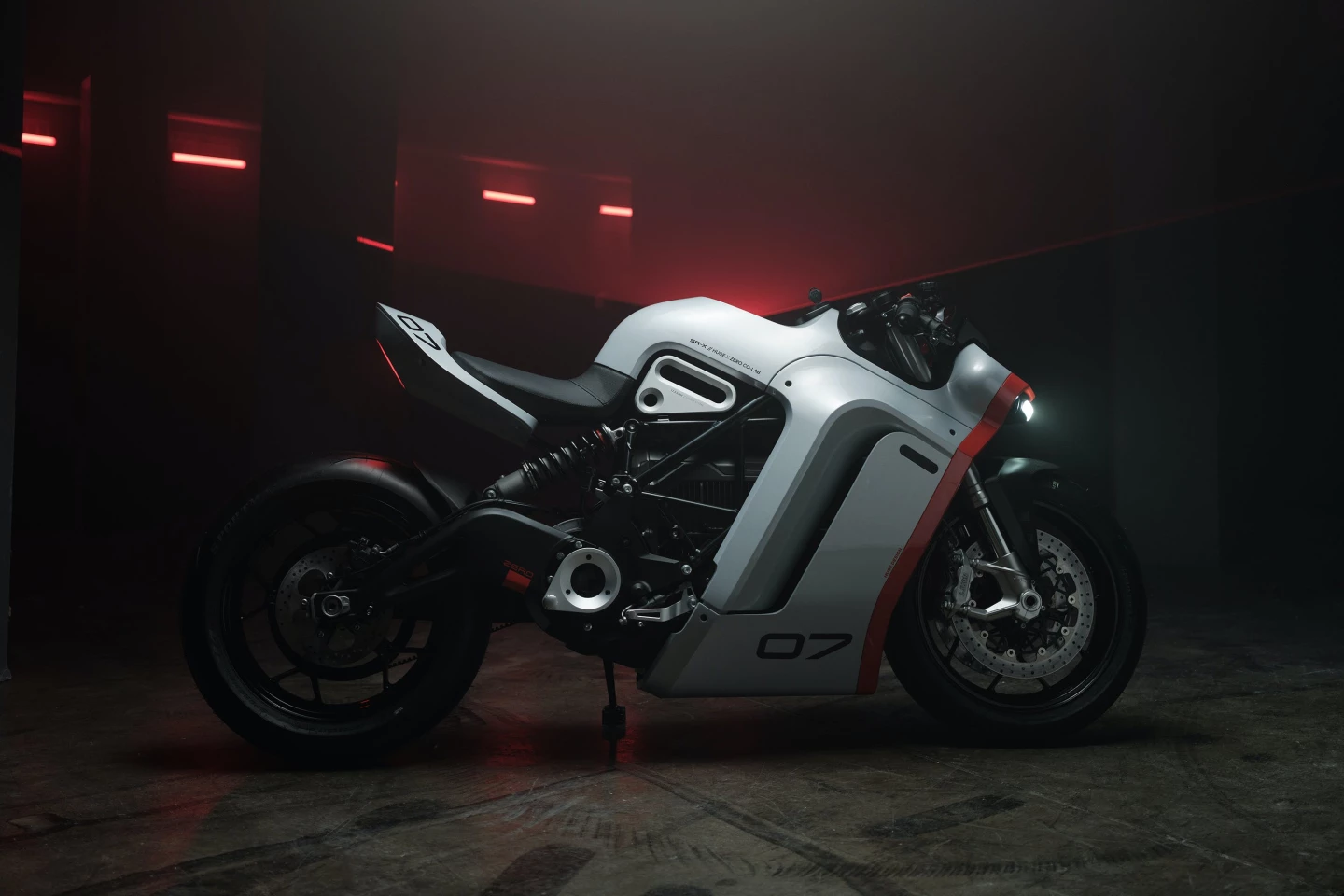 A snub-nosed, snub-tailed Cyberpunk take on Zero's electric sports tourer