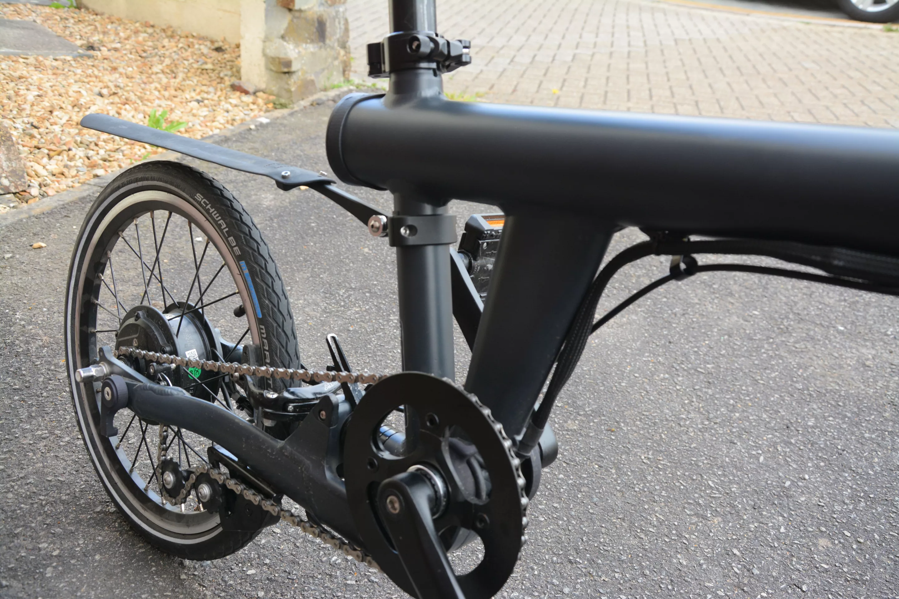 The single-speed Flit-16 Commuter Edition offers five levels of pedal assist from the 220-W Bafang hub motor, rolls on 16-inch wheels with Schwalbe tires, and comes with Tektro v-brakes