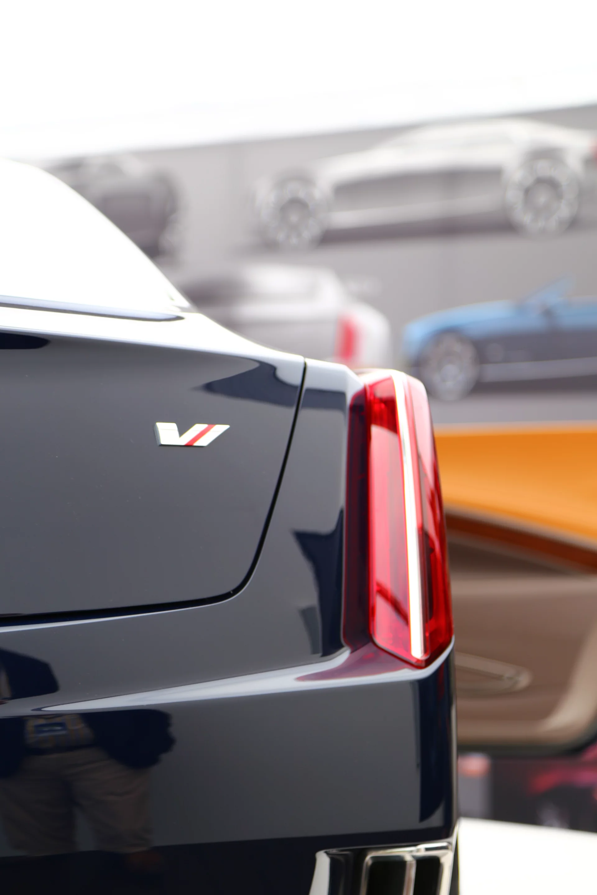 Elmiraj retains Cadillac's V-sport designation, identifying it as part of the company's high-performance V-Series line (Photo: Angus MacKenzie/Gizmag.com)