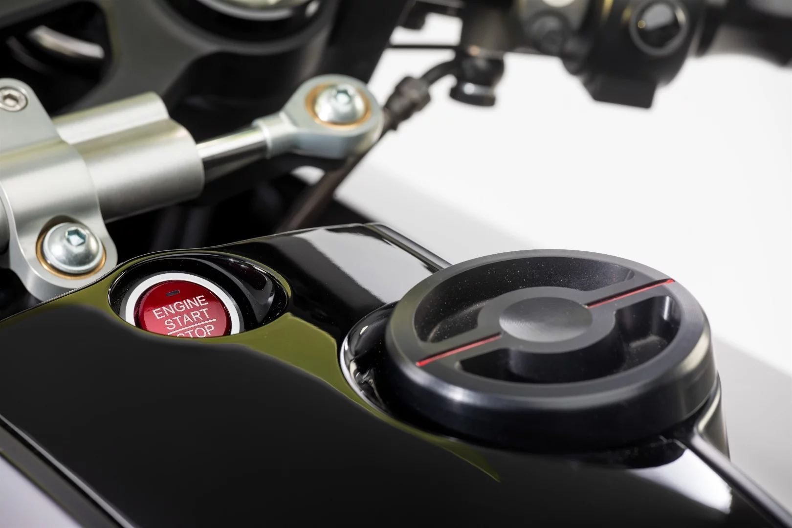 Honda's CB4 Interceptor concept: push button ignition and racing style fuel cap