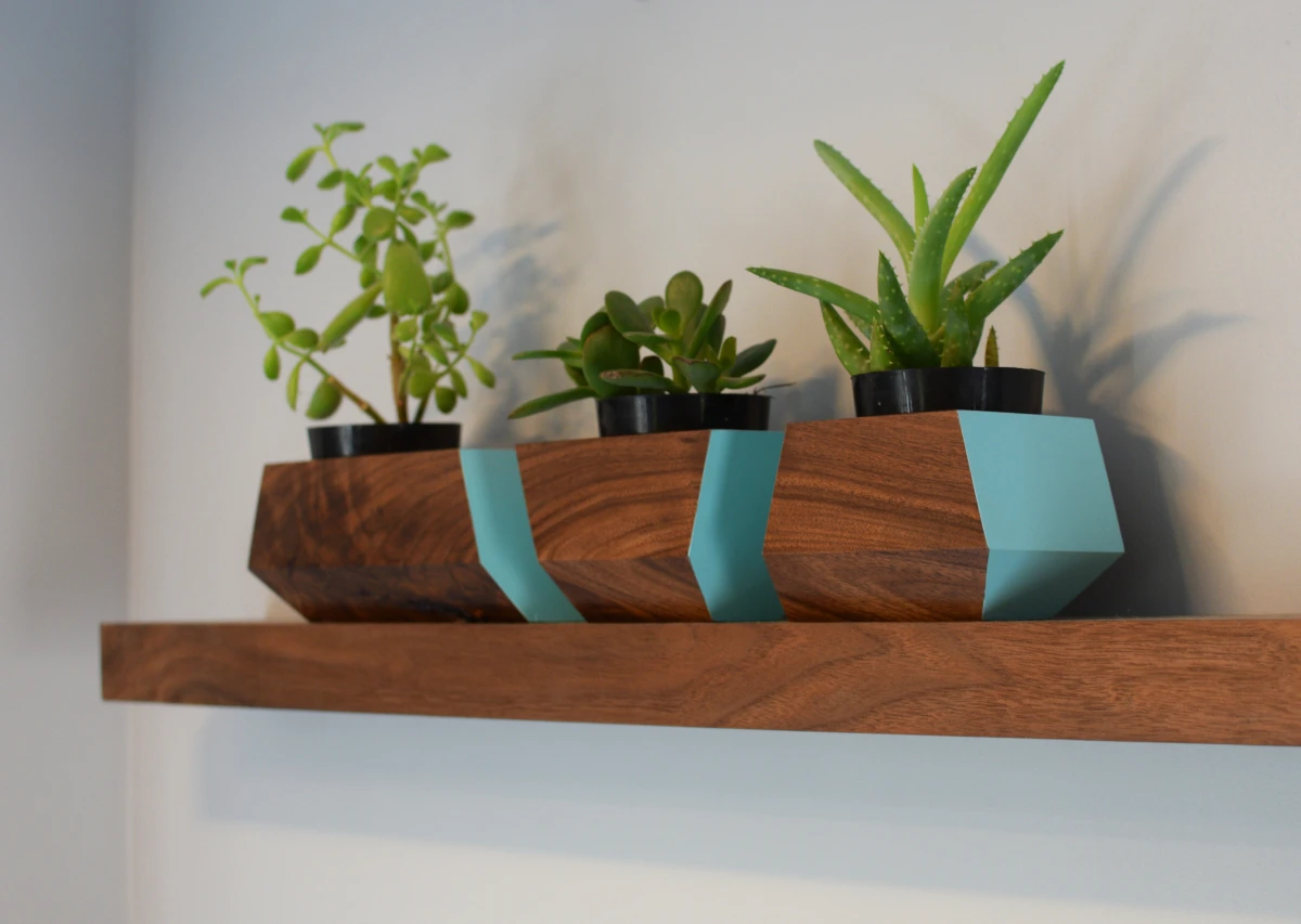 Shelving in the tiny house