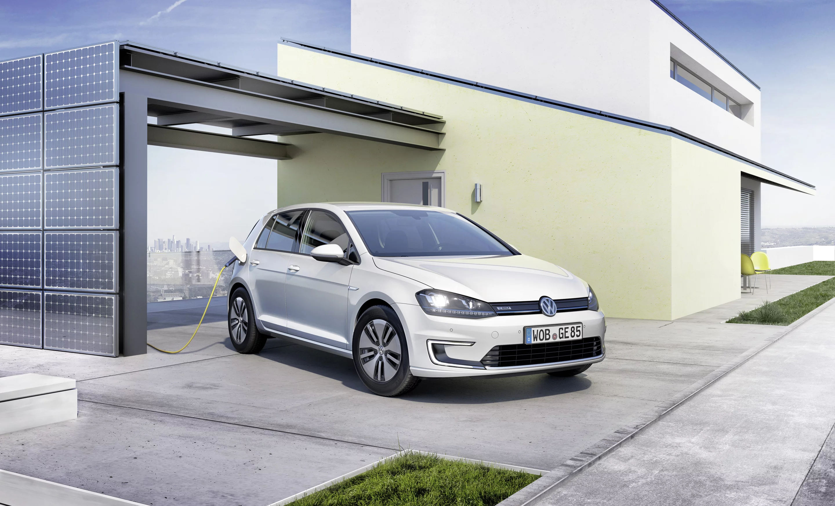 Volkswagen reports a range of 190 km (118 mi) on a single charge (depending on driving styles) with a top limited speed of 140 km/h (87 mph)