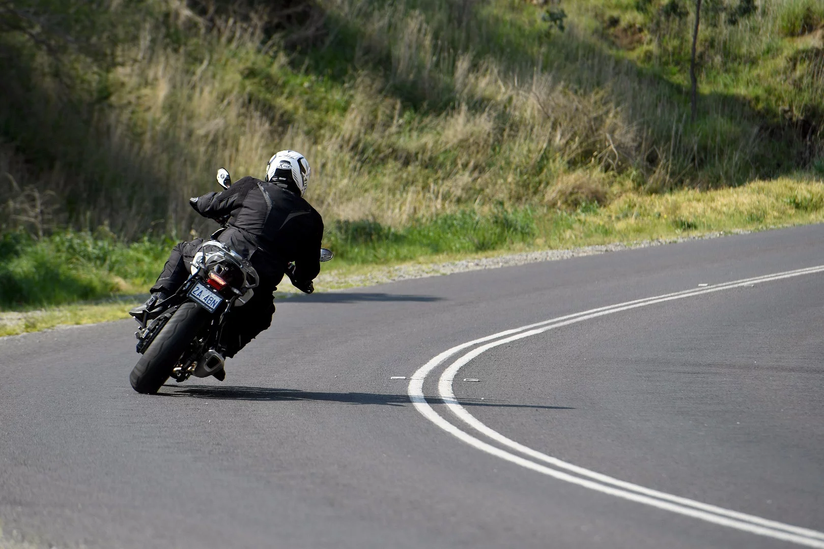 Continental Road Attack 3: a tendency to easily hold a line in a corner