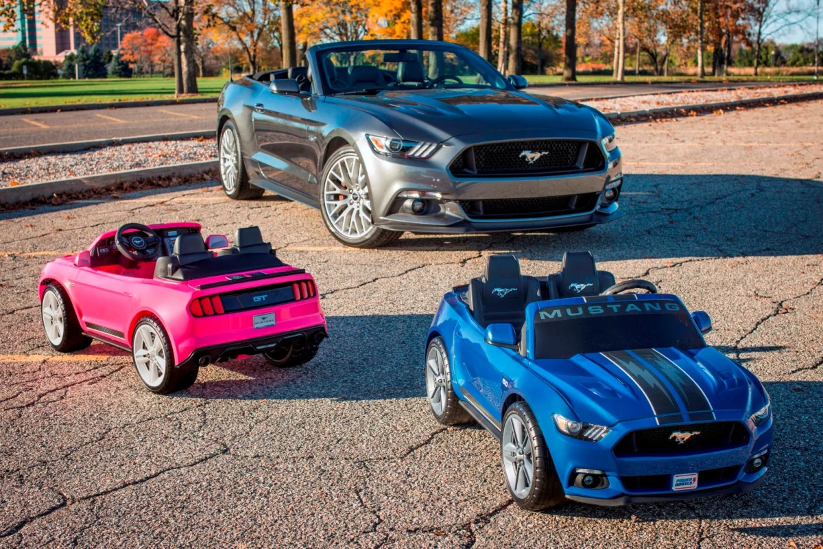 Before hitting the market in December, the Smart Drive Mustang is making an appearance at the 2016 LA Auto Show