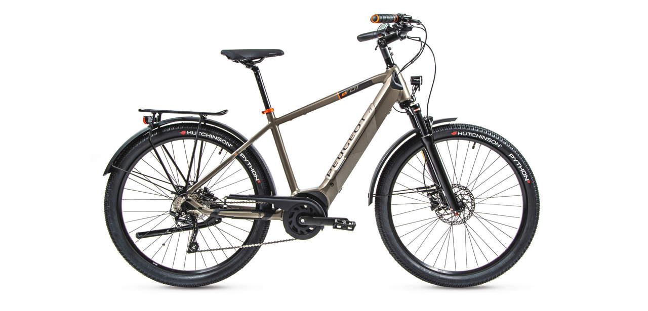 The eT01 D10 Crossover features a Bosch Performance CX motor, 500-Wh Bosch battery, and is equipped with LED lights, mudguards, kickstand and cargo rack