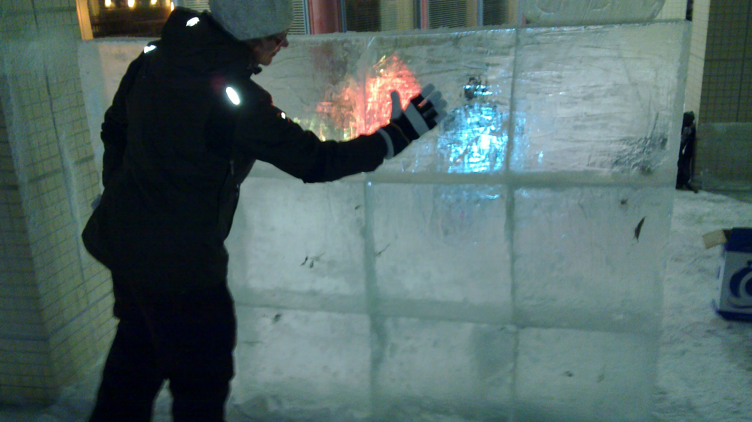 Researchers from the Nokia Research Center in Tampere, Finland have turned a wall of ice into a huge interactive touchscreen display