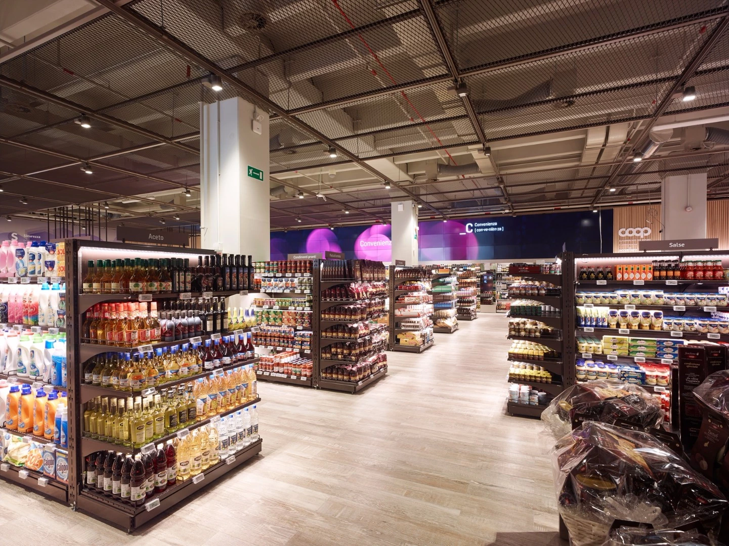 The Supermarket of the Future store information is provided to customers via a 20-m (66-ft) long wall of 54 monitors