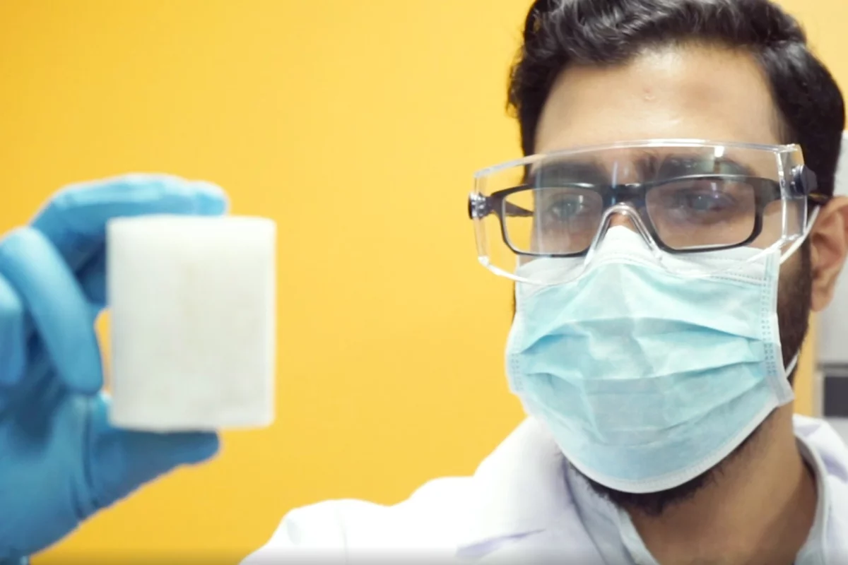 A new method creates solid hydrates of "combustible ice" that can store natural gas safely and at practical temperatures