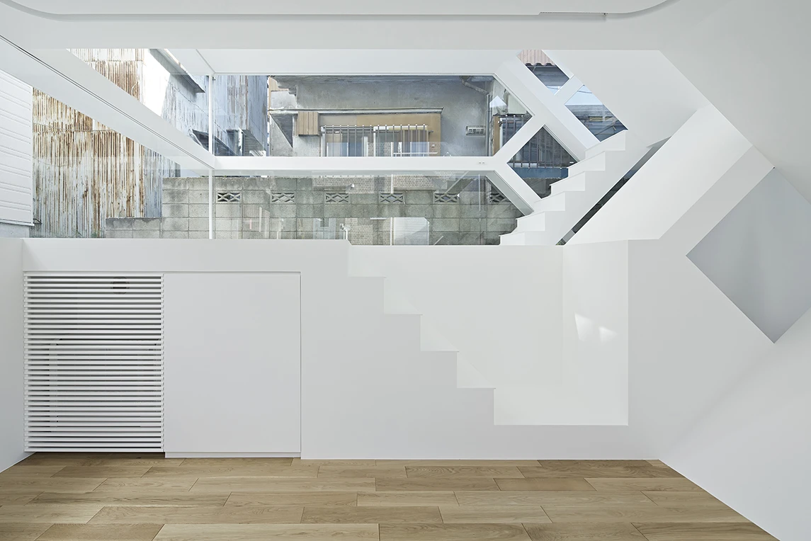 The interior layout is as complicated as it looks (Photo: Koichi Torimura)