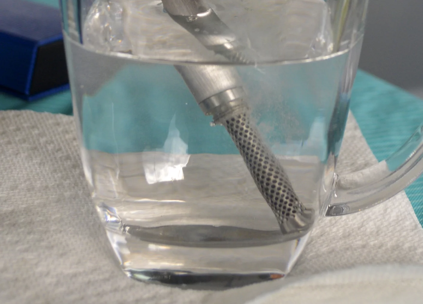 The O-Pen relies on bubbling ozone to free water of dangerous microorganisms